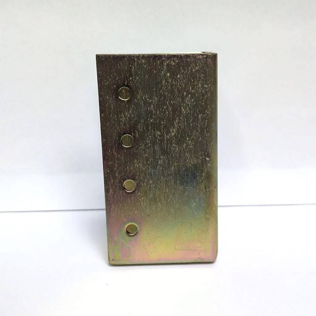 תושבת קיר 10*45 B022